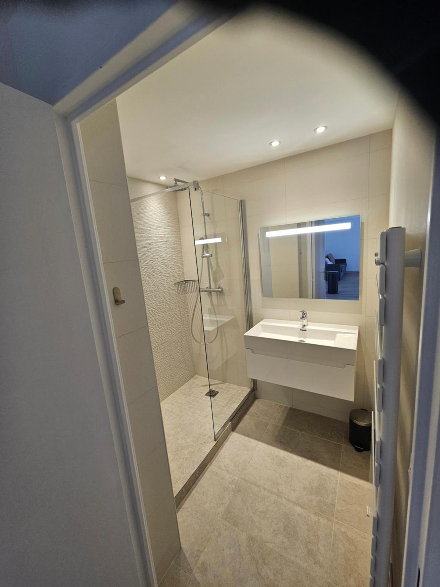 Beautiful 1 bedroom flat Nisa Exterior foto